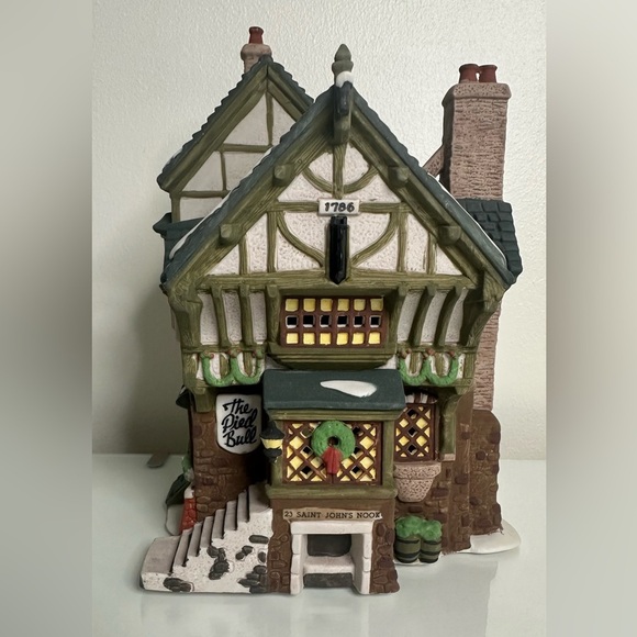 Department 56 The Pied Bull Inn Retired Dickens Village - Picture 6 of 13